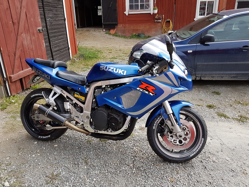 Min blå Suzuki.jpg